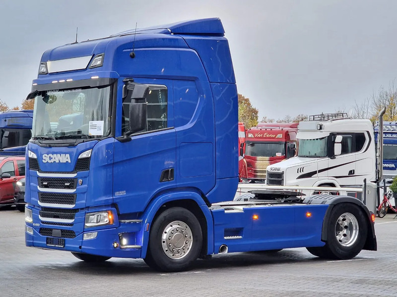 Scania R450 NGS Highline 4x2 - Retarder - Full air - Night clima - Leather - Led - 2x tank - Tractor unit: picture 3 Scania R450 NGS Highline 4x2 - Retarder - Full air - Night clima - Leather - Led - 2x tank - Tractor unit: picture 3