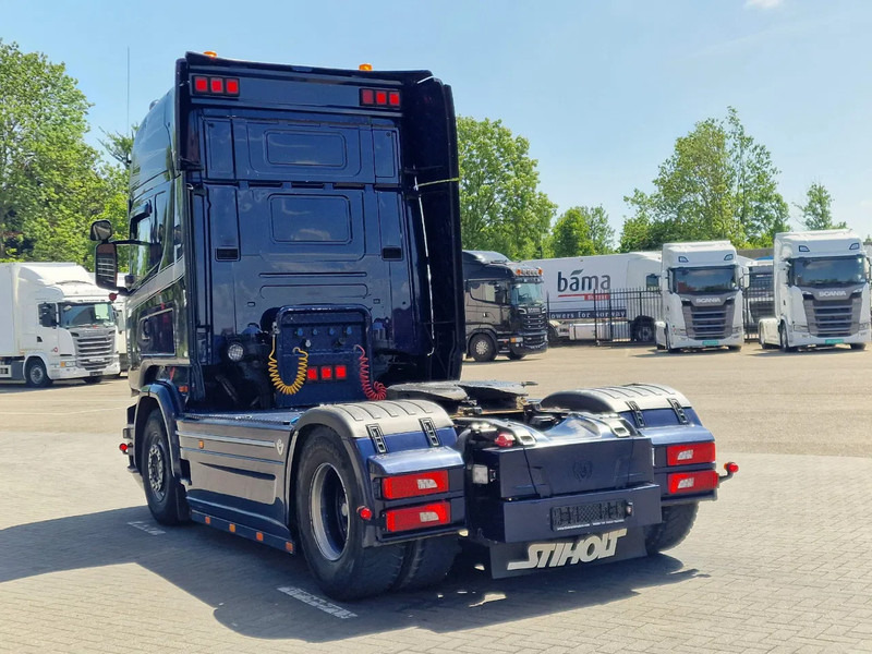 Scania R520 V8 Topline 4x2 - Manual gearbox - Retarder - PTO/Hydraulic - Full air - Leather - Tractor unit: picture 5 Scania R520 V8 Topline 4x2 - Manual gearbox - Retarder - PTO/Hydraulic - Full air - Leather - Tractor unit: picture 5