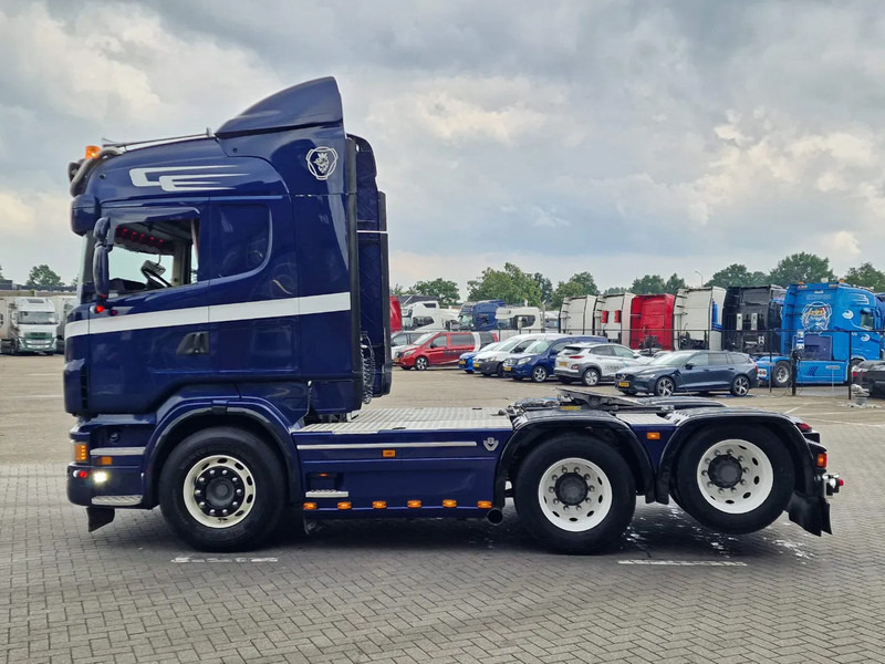 Scania R560 V8 Highline 6x2 - Show truck - Manual gearbox - 2.90 WB - PTO/Hydraulic - Double glazed - Tractor unit: picture 4 Scania R560 V8 Highline 6x2 - Show truck - Manual gearbox - 2.90 WB - PTO/Hydraulic - Double glazed - Tractor unit: picture 4