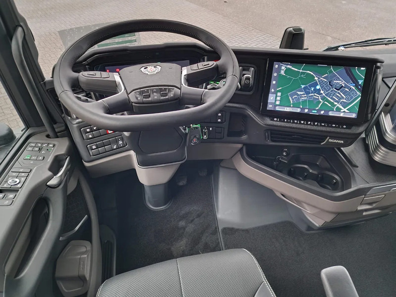 New Tractor unit Scania S560 Highline 4x2 - Full spec - Retader - Night clima - Full air - Facelift - 2x tank: picture 20 New Tractor unit Scania S560 Highline 4x2 - Full spec - Retader - Night clima - Full air - Facelift - 2x tank: picture 20