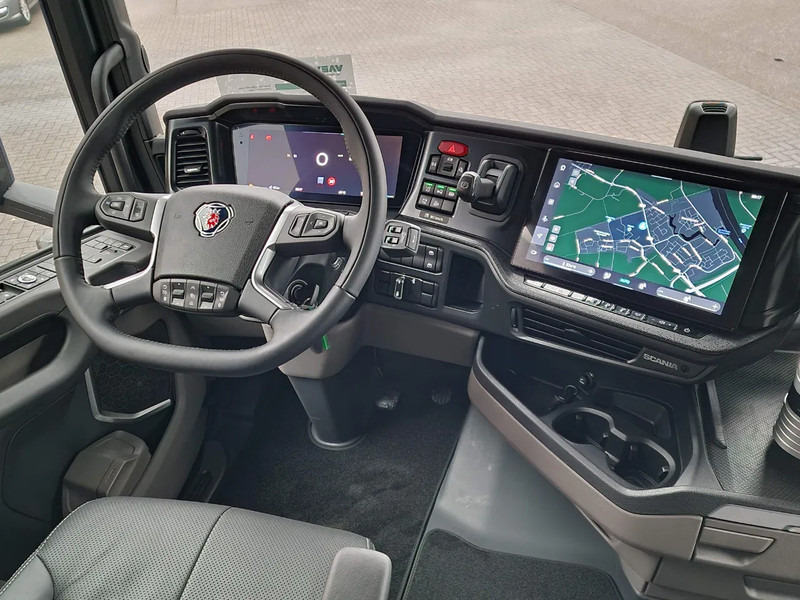 New Tractor unit Scania S560 Highline 4x2 - Full spec - Retader - Night clima - Full air - Facelift - 2x tank: picture 11 New Tractor unit Scania S560 Highline 4x2 - Full spec - Retader - Night clima - Full air - Facelift - 2x tank: picture 11