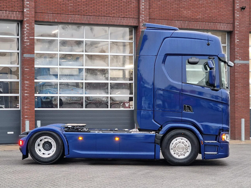 New Tractor unit Scania S560 Highline 4x2 - Full spec - Retader - Night clima - Full air - Facelift - 2x tank: picture 8 New Tractor unit Scania S560 Highline 4x2 - Full spec - Retader - Night clima - Full air - Facelift - 2x tank: picture 8