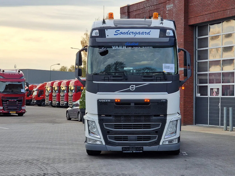 Volvo FH 13.500 Globetrotter 6x2 - PTO/Hydraulic - 3.00 WB - Full air - - Tractor unit: picture 2 Volvo FH 13.500 Globetrotter 6x2 - PTO/Hydraulic - 3.00 WB - Full air - - Tractor unit: picture 2