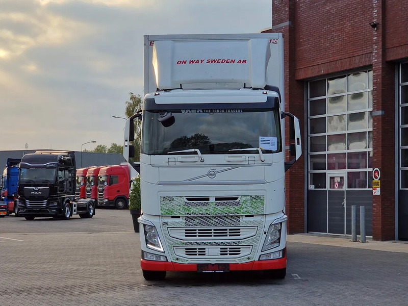 Volvo FH 13.460 lowroof 6x2 - Box with Sidedoors - 480 WB - Full air - Box truck: picture 2 Volvo FH 13.460 lowroof 6x2 - Box with Sidedoors - 480 WB - Full air - Box truck: picture 2