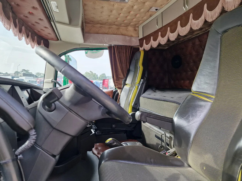 Cab chassis truck Volvo FH 16.750 Lowroof 6x2*4 - Chassis - 4.30 WB - Steering axle - Retarder - Custom interior: picture 10