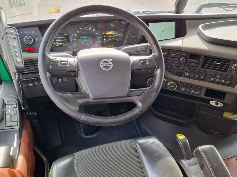 Cab chassis truck Volvo FH 16.750 Lowroof 6x2*4 - Chassis - 4.30 WB - Steering axle - Retarder - Custom interior: picture 20