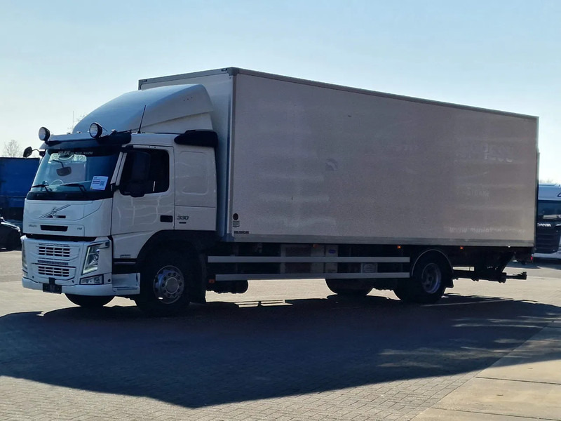 Volvo FM 330 4x2 - Carrier MT 18 Frigo - Loadlift - Full air - Sleepercab - Refrigerator truck: picture 3 Volvo FM 330 4x2 - Carrier MT 18 Frigo - Loadlift - Full air - Sleepercab - Refrigerator truck: picture 3