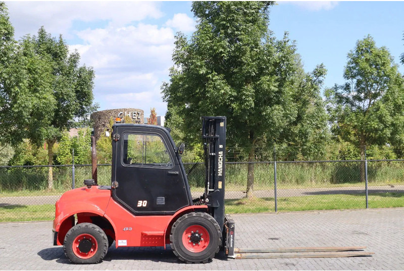 Hangcha CPCD30 - XW43C-RT4 | 4X4 | TRIPLEX | SIDESHIFT | SPREADERS - Rough terrain forklift: picture 4 Hangcha CPCD30 - XW43C-RT4 | 4X4 | TRIPLEX | SIDESHIFT | SPREADERS - Rough terrain forklift: picture 4