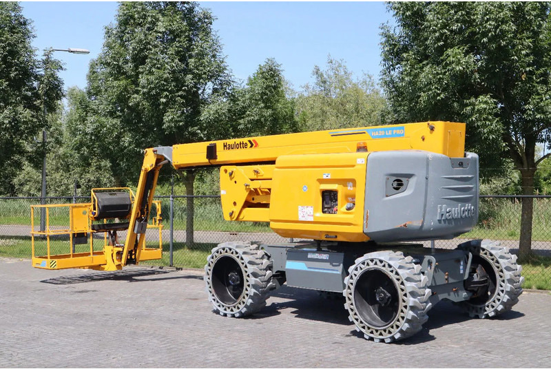 Haulotte HA20 LE PRO | 20 METER | NEW BATTERIES - Articulated boom: picture 3 Haulotte HA20 LE PRO | 20 METER | NEW BATTERIES - Articulated boom: picture 3