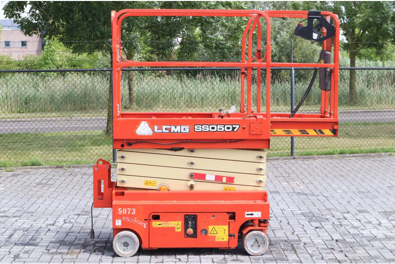 LGMG SS0507 | 6.3 METER | 230 KG | GS-1330 | ES1330 - Scissor lift: picture 4 LGMG SS0507 | 6.3 METER | 230 KG | GS-1330 | ES1330 - Scissor lift: picture 4