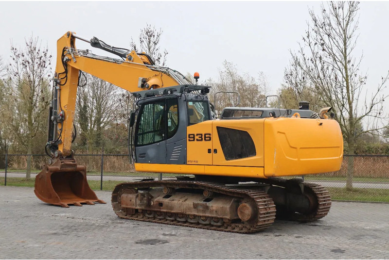 Liebherr R936 NLC | STRAIGHT BOOM | MAGNET GEN | OILQUICK - Crawler excavator: picture 3 Liebherr R936 NLC | STRAIGHT BOOM | MAGNET GEN | OILQUICK - Crawler excavator: picture 3