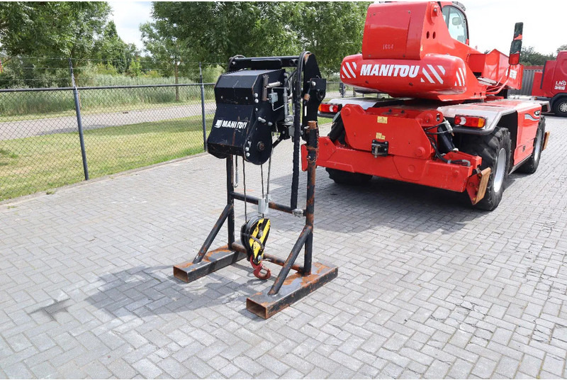 Telescopic handler Manitou MRT 2150 + S2 | REMOTE | FORKS | 3-TON WINCH: picture 14