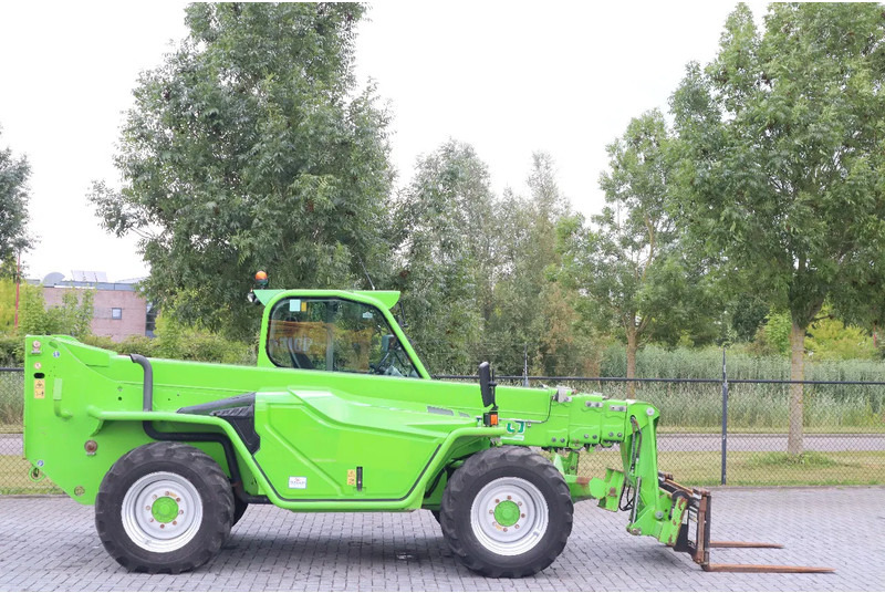 Merlo P40.17 PLUS | FORKS | JIB | BUCKET - Telescopic handler: picture 4 Merlo P40.17 PLUS | FORKS | JIB | BUCKET - Telescopic handler: picture 4