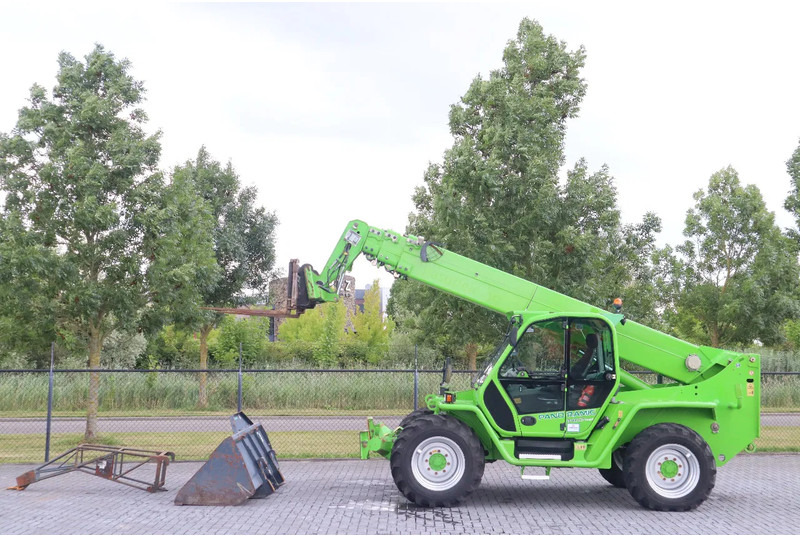 Merlo P40.17 PLUS | FORKS | JIB | BUCKET - Telescopic handler: picture 1 Merlo P40.17 PLUS | FORKS | JIB | BUCKET - Telescopic handler: picture 1