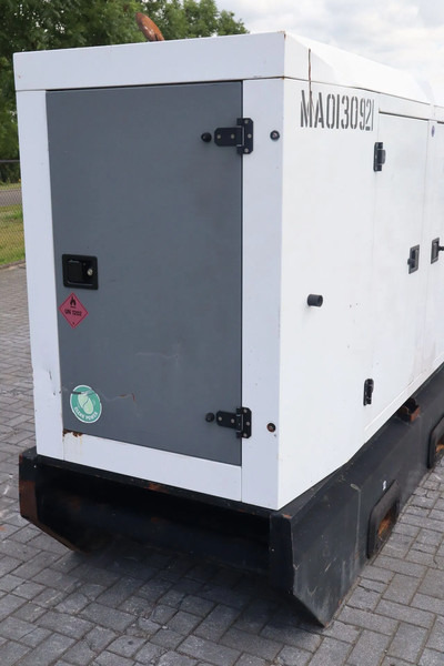 SDMO R90C3 | 90 KVA | 400 V - Generator set: picture 4 SDMO R90C3 | 90 KVA | 400 V - Generator set: picture 4