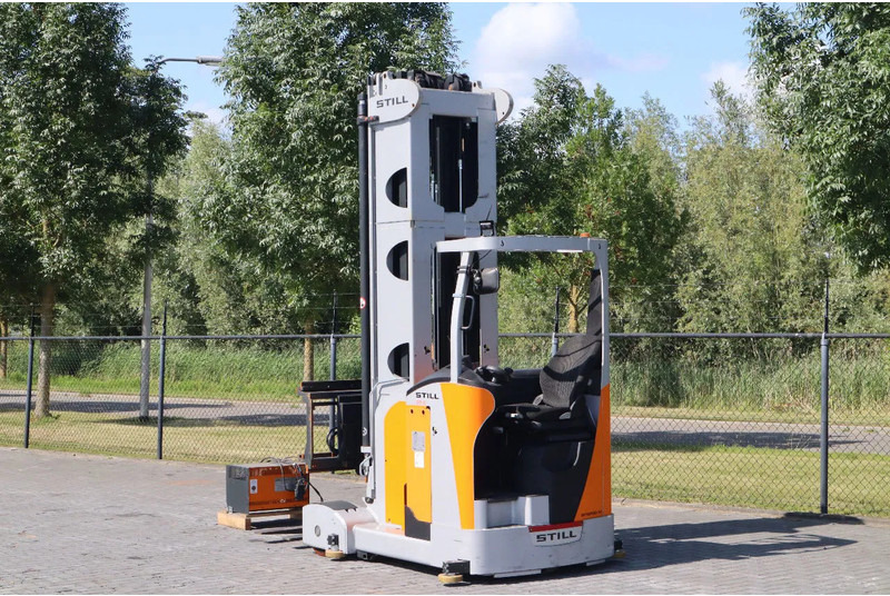 Still GX-X | REACHTRUCK | ROTATING FORKS | 4.5 METER | TRIPLEX - Reach truck: picture 3 Still GX-X | REACHTRUCK | ROTATING FORKS | 4.5 METER | TRIPLEX - Reach truck: picture 3