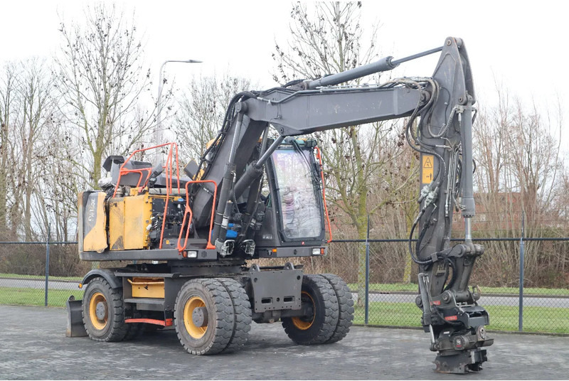 Volvo EW160 E | OILQUICK | ROTOTILT | DAMAGE / WORKING CONDITION - Wheel excavator: picture 5 Volvo EW160 E | OILQUICK | ROTOTILT | DAMAGE / WORKING CONDITION - Wheel excavator: picture 5
