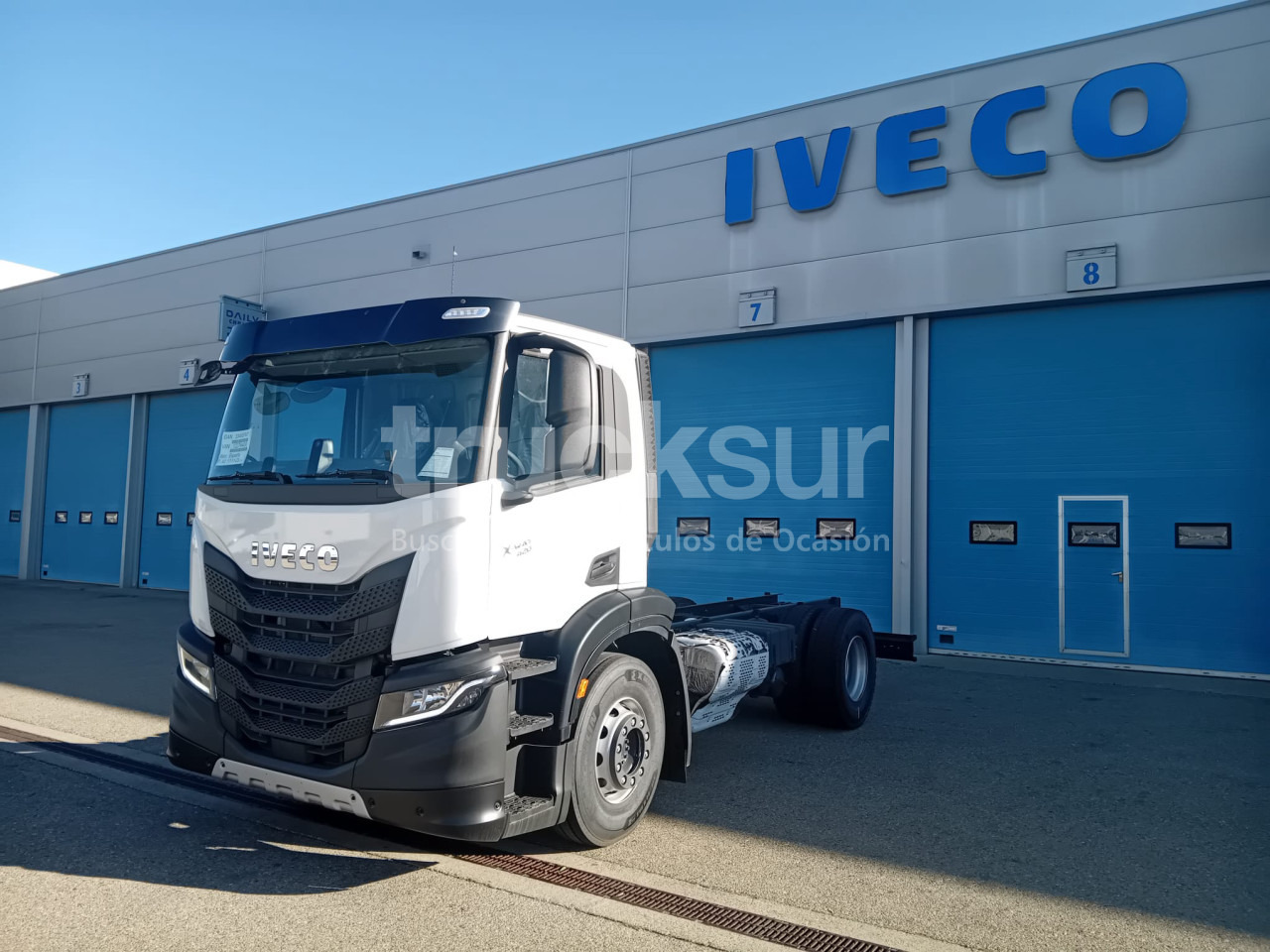 IVECO X-WAY 420 - Cab chassis truck: picture 1 IVECO X-WAY 420 - Cab chassis truck: picture 1