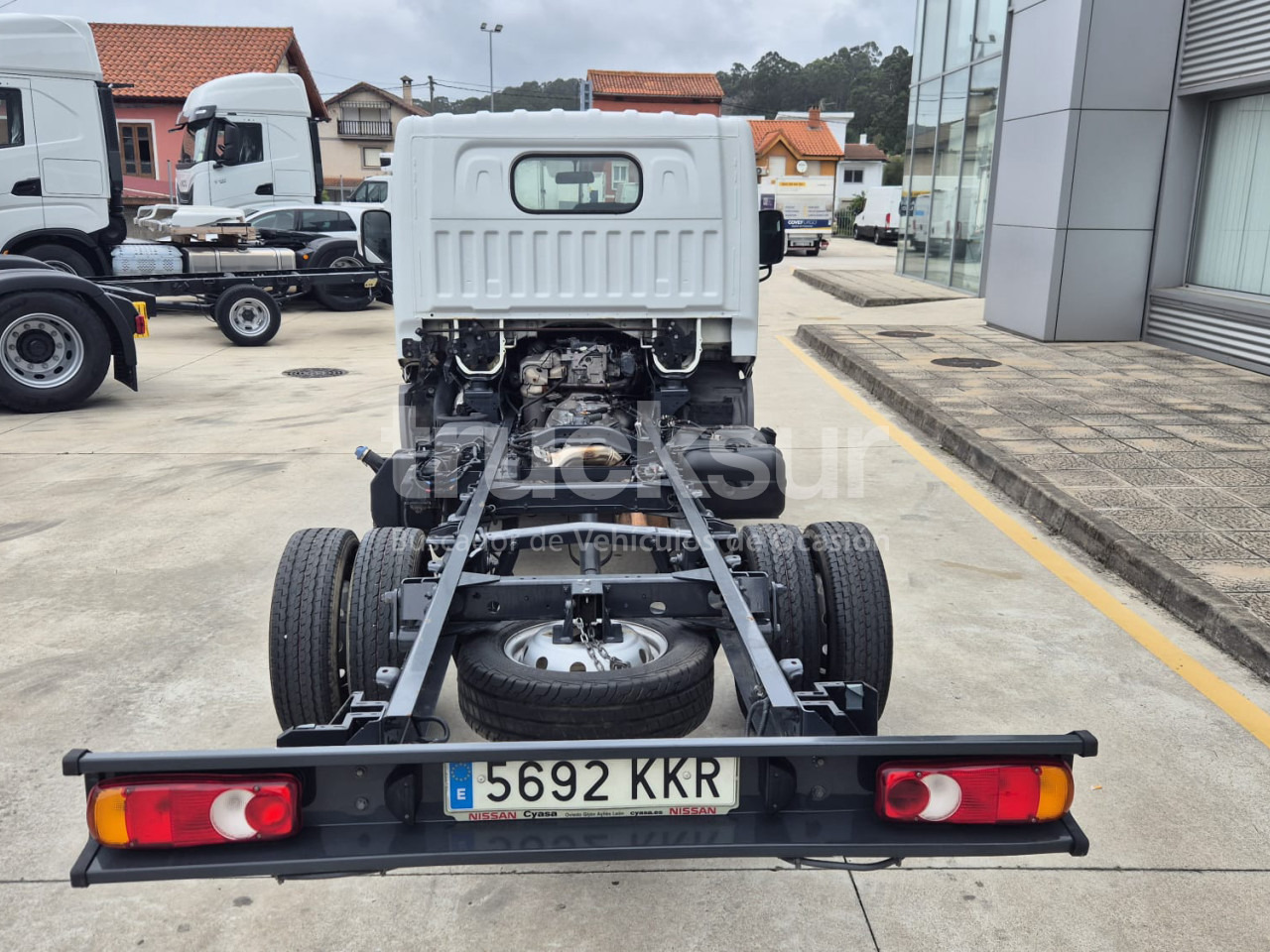 Cab chassis truck NISSAN NT 400: picture 6