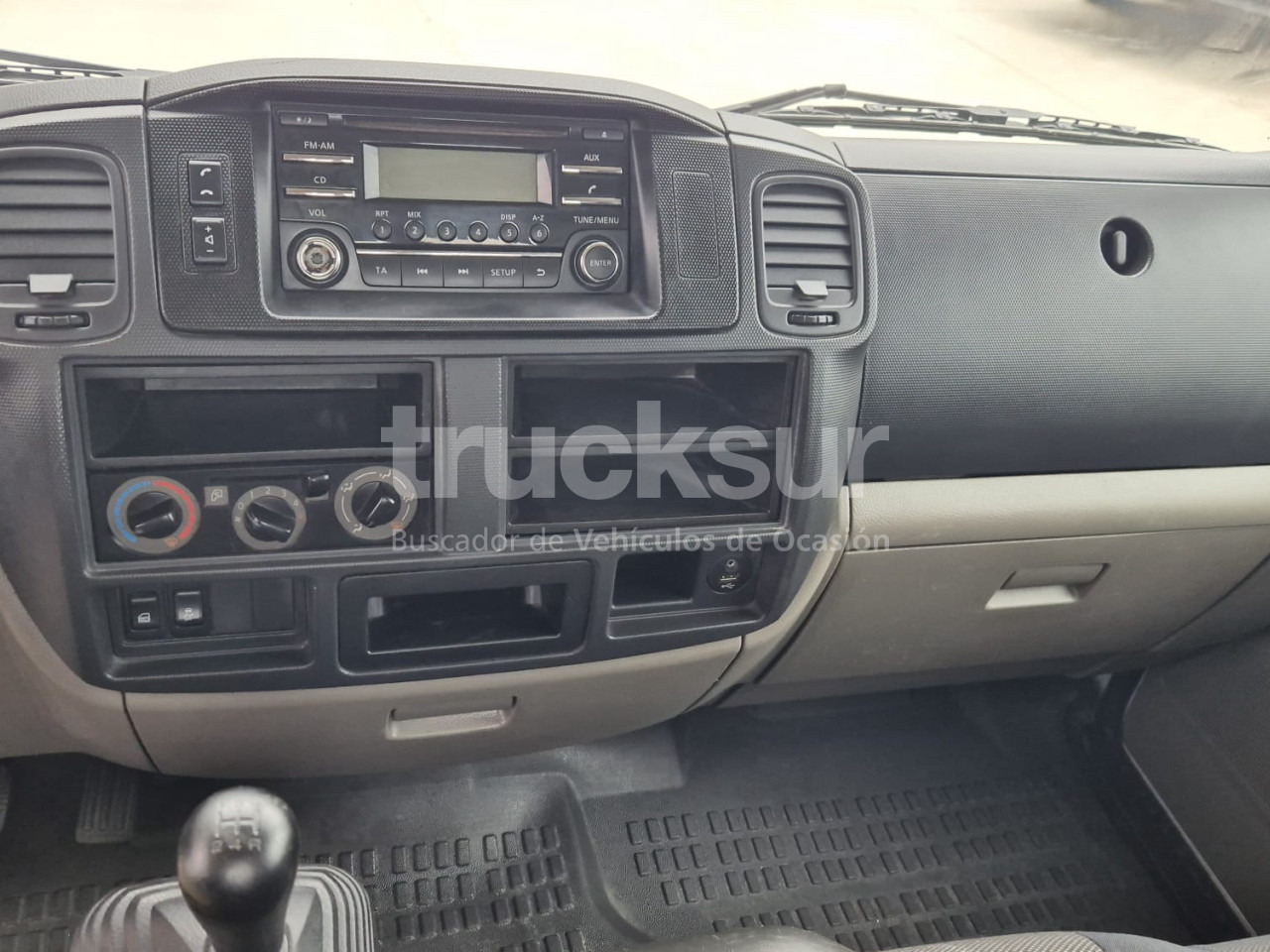 Cab chassis truck NISSAN NT 400: picture 12