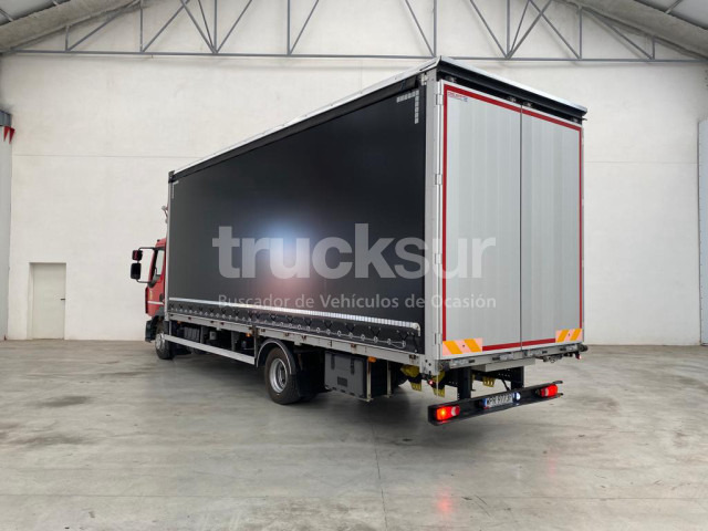 RENAULT D12.250 - Curtainsider truck: picture 4 RENAULT D12.250 - Curtainsider truck: picture 4