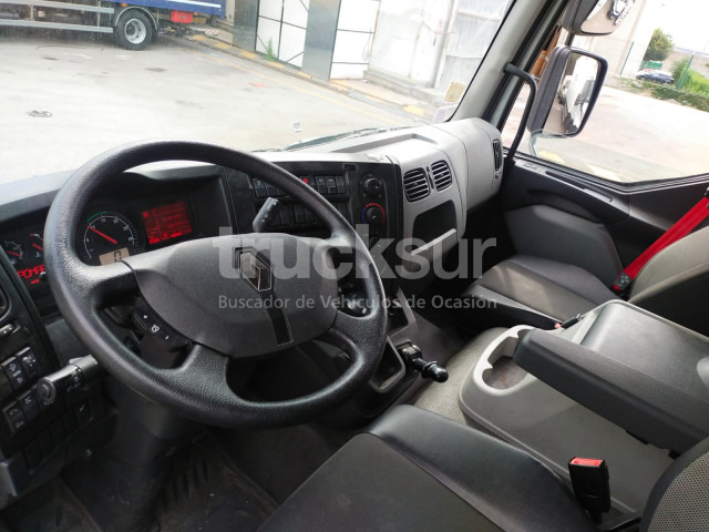 Interior photo 1: Box truck RENAULT D16.250
