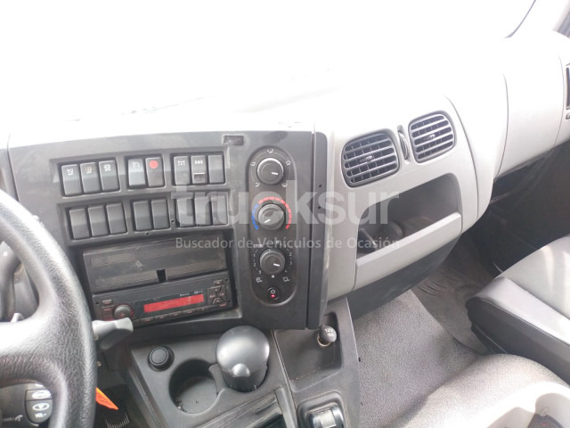 Box truck RENAULT D16.250: picture 8