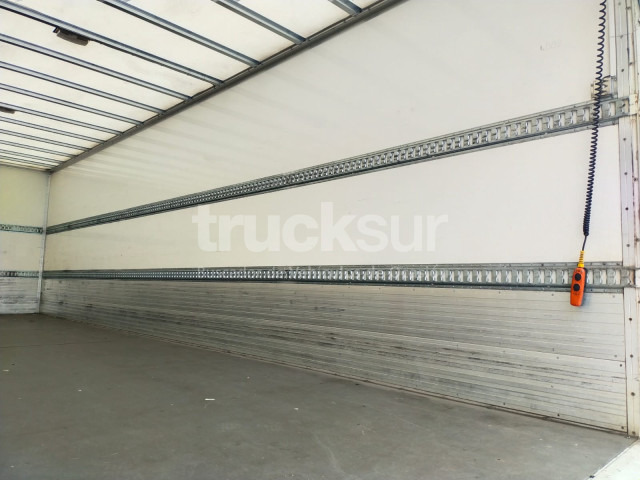 Box truck RENAULT D16.250: picture 19