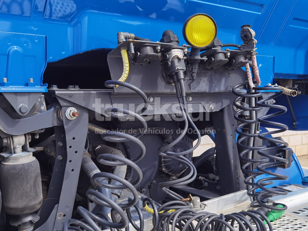 Tractor unit IVECO STRALIS AS440S46T/P HI-WAY: picture 8