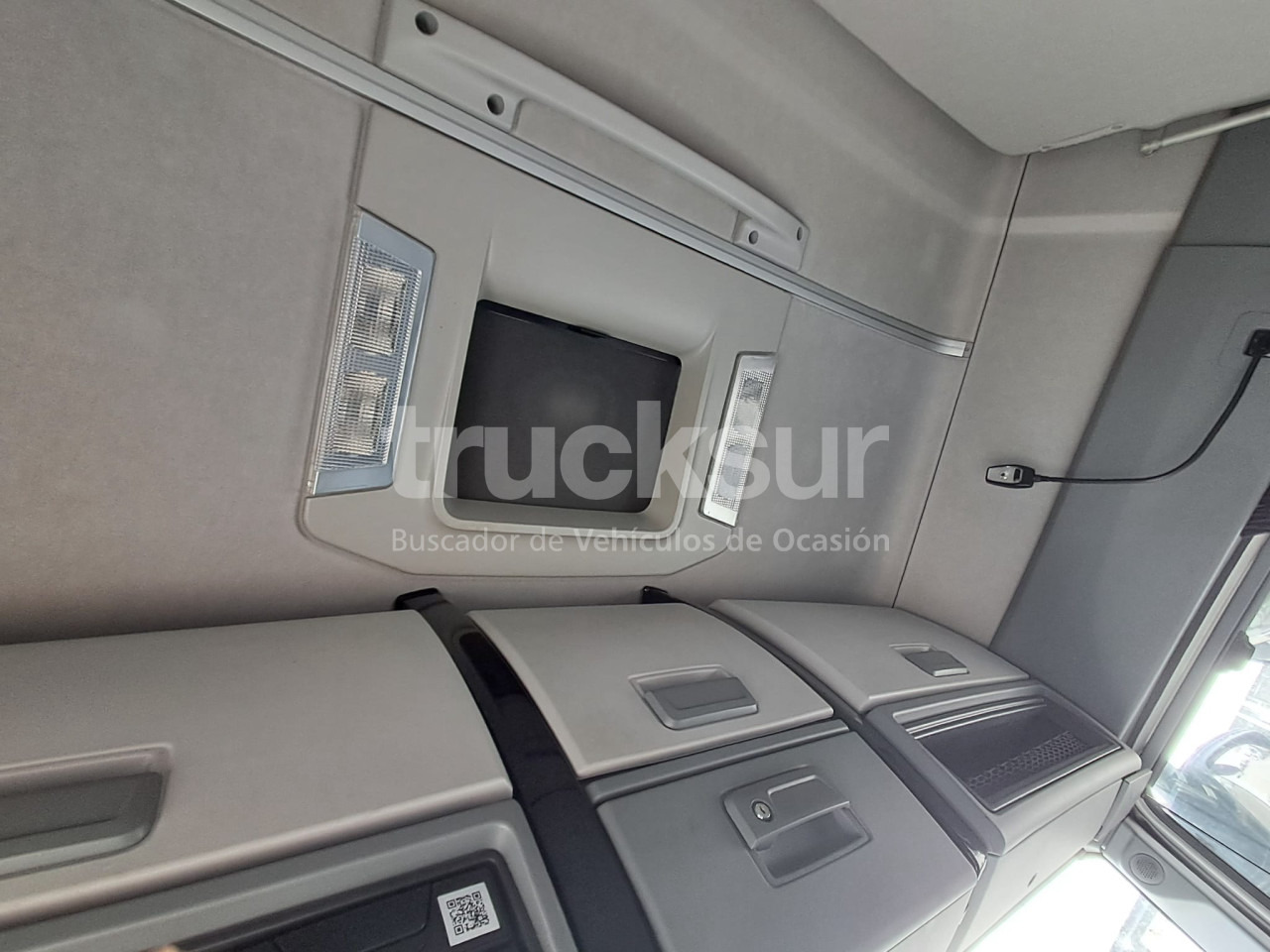 Tractor unit RENAULT T460.18: picture 19