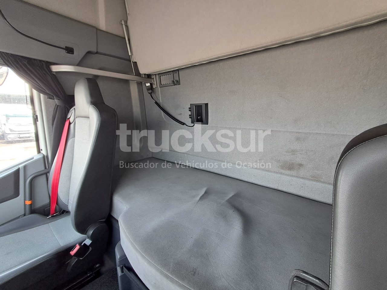 Tractor unit RENAULT T460.18: picture 12