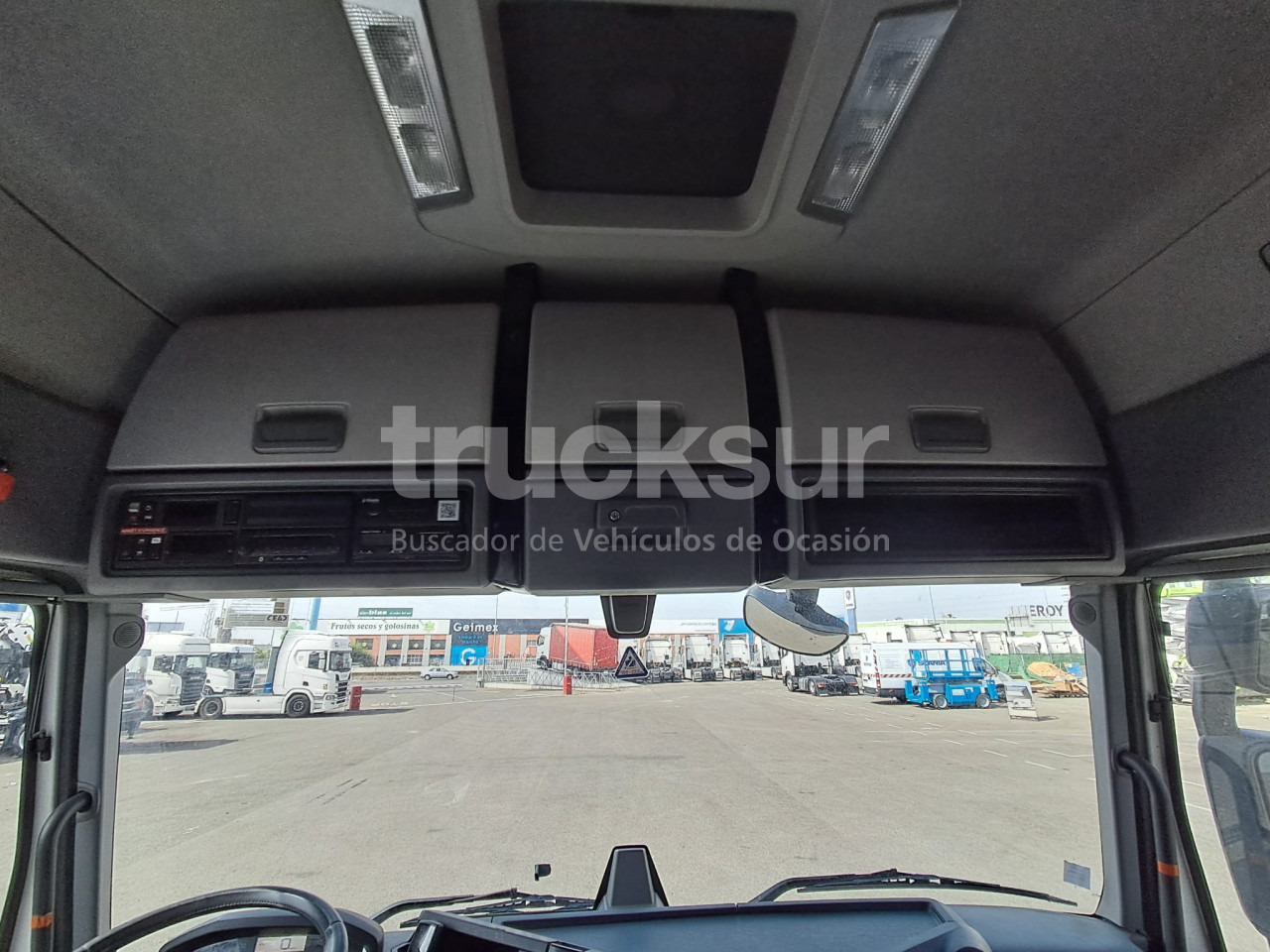 Tractor unit RENAULT T460.18: picture 18