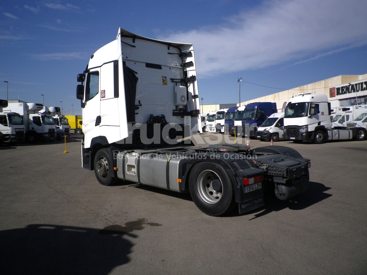 RENAULT T520 HIGH SLEEPER CAB - Tractor unit: picture 5 RENAULT T520 HIGH SLEEPER CAB - Tractor unit: picture 5