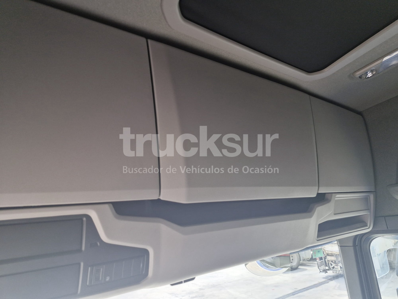 Tractor unit SCANIA R460: picture 15