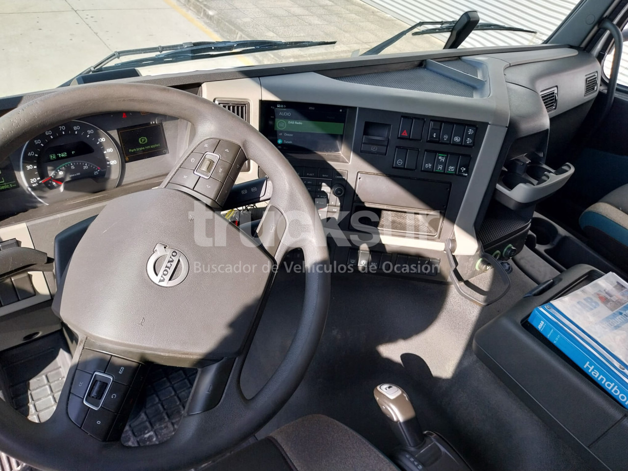 Tipper VOLVO FM 330HP: picture 8