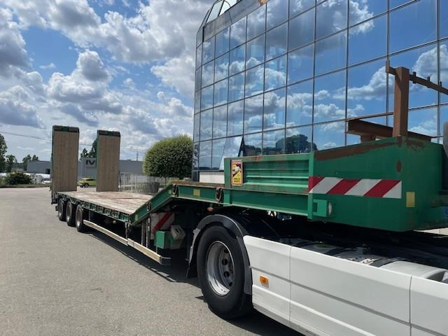 Actm  - Low loader semi-trailer: picture 2 Actm  - Low loader semi-trailer: picture 2