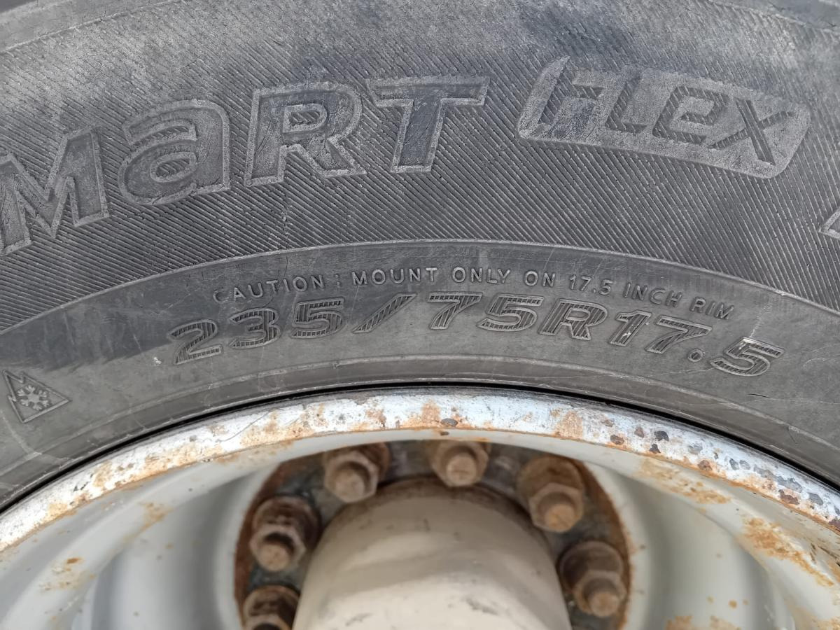 Castera  - Low loader semi-trailer: picture 3 Castera  - Low loader semi-trailer: picture 3