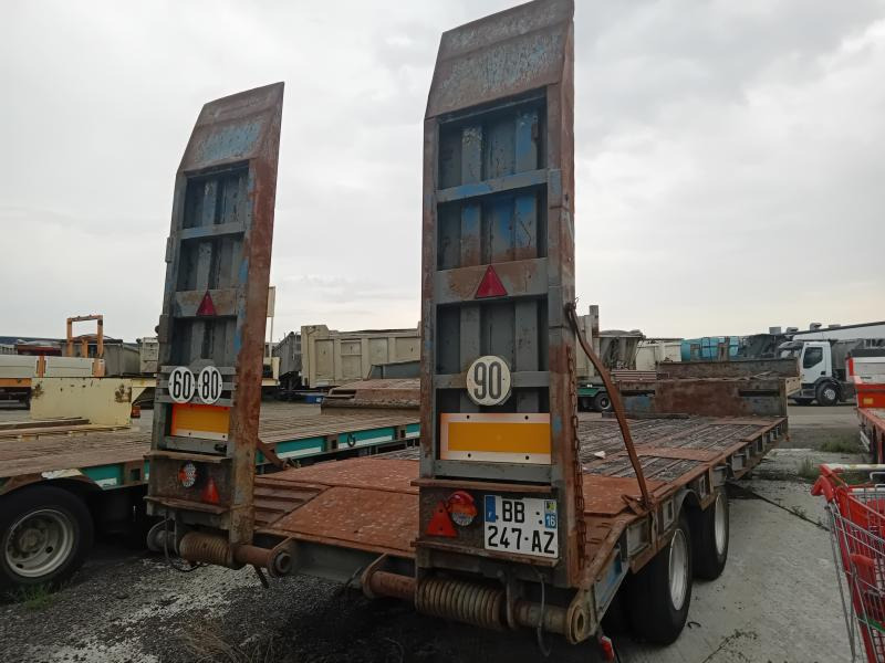 Castera  - Low loader semi-trailer: picture 2 Castera  - Low loader semi-trailer: picture 2