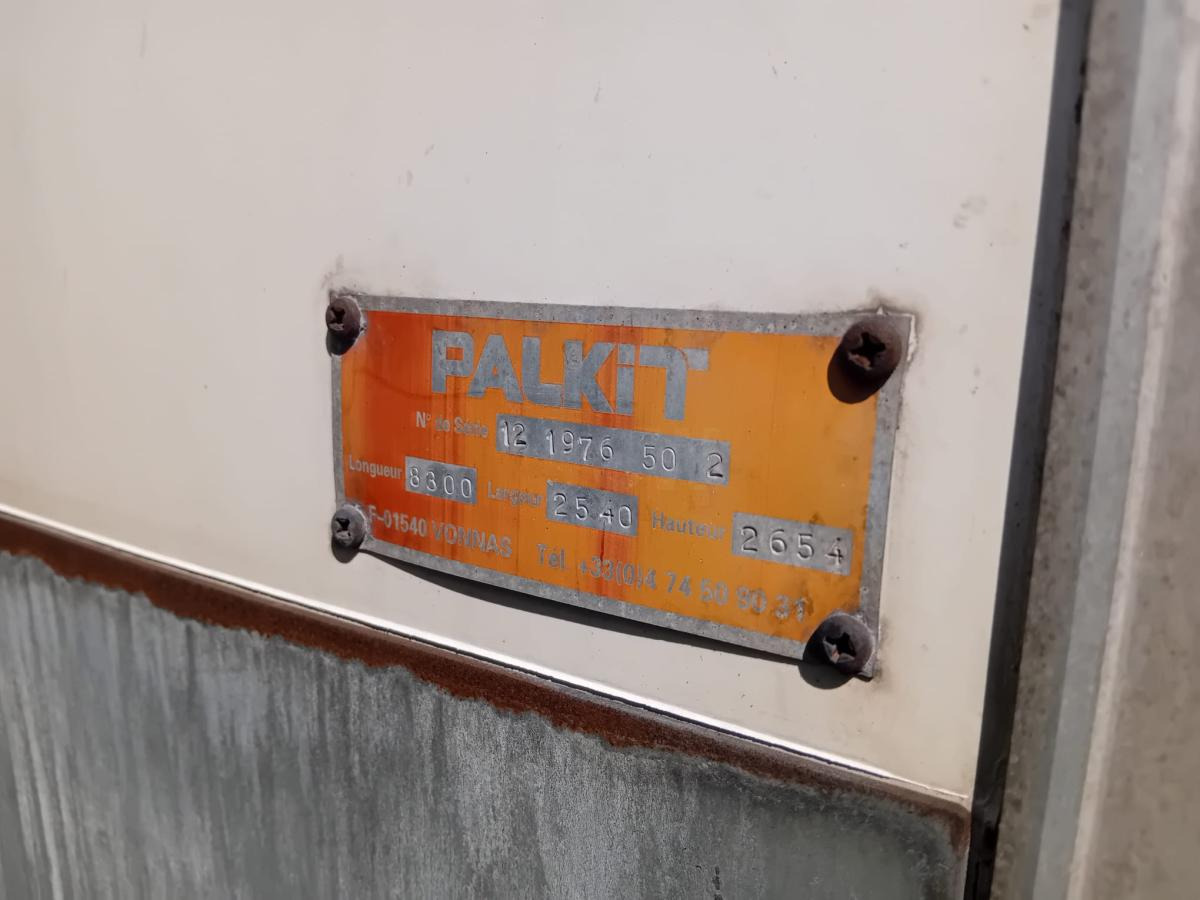 Mercedes Axor 1829 - Box truck: picture 4 Mercedes Axor 1829 - Box truck: picture 4