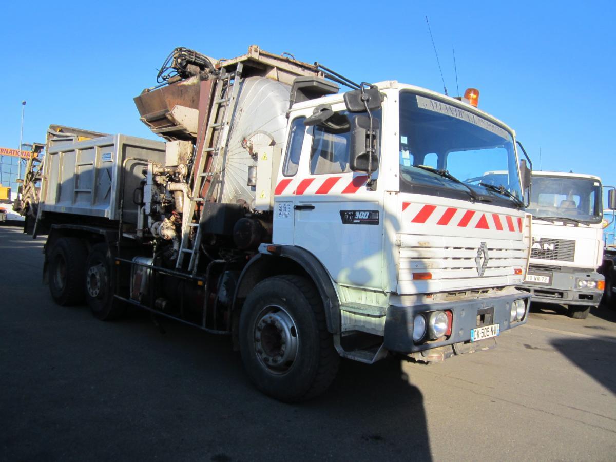 Renault G 300 - Asphalt distributor: picture 2 Renault G 300 - Asphalt distributor: picture 2