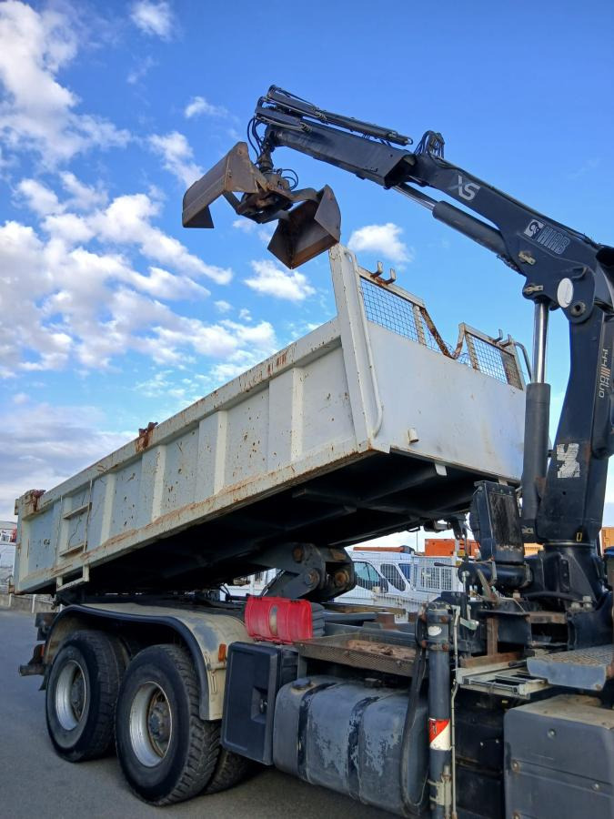 Renault Kerax 380 DXI - Tipper, Crane truck: picture 3 Renault Kerax 380 DXI - Tipper, Crane truck: picture 3