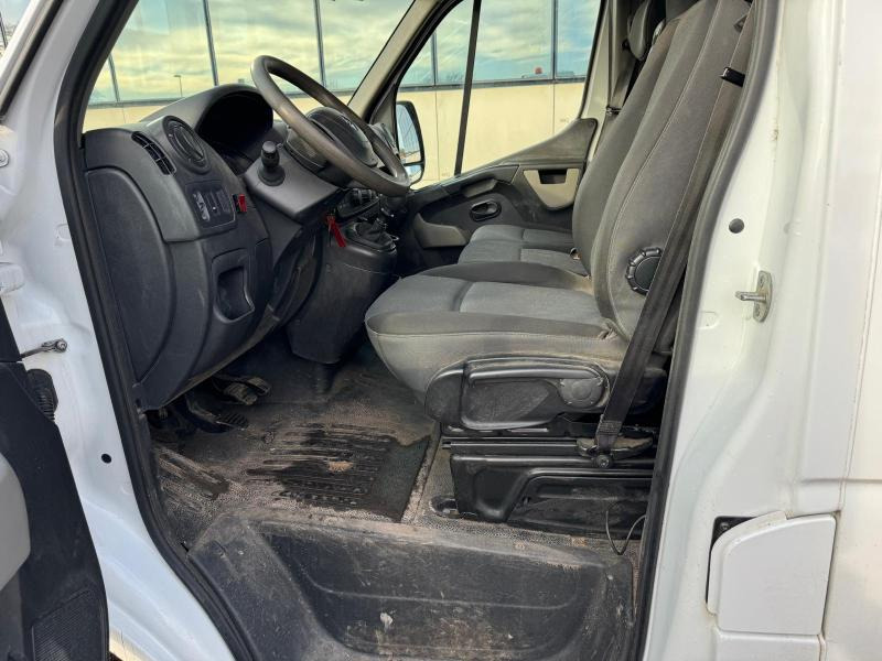 Interior photo 1: Tipper van Renault Master 2.3 DCI 150