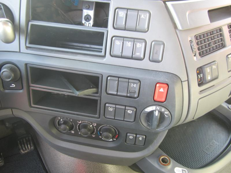 Tractor unit DAF XF105 460: picture 11