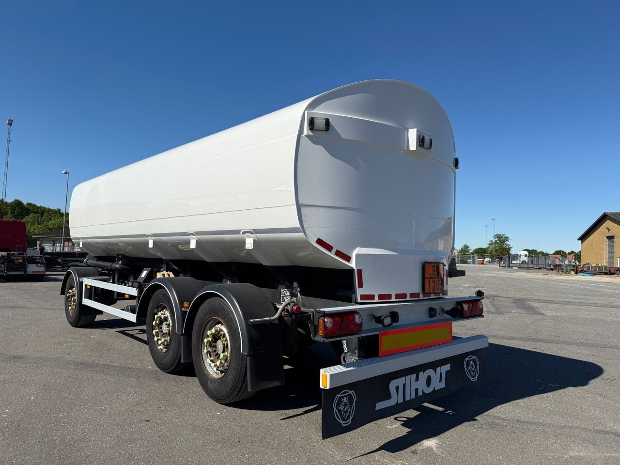 Eurotank 3 axle ET-26-4 ADR 25.500 L 4 Room - Tank trailer: picture 4 Eurotank 3 axle ET-26-4 ADR 25.500 L 4 Room - Tank trailer: picture 4