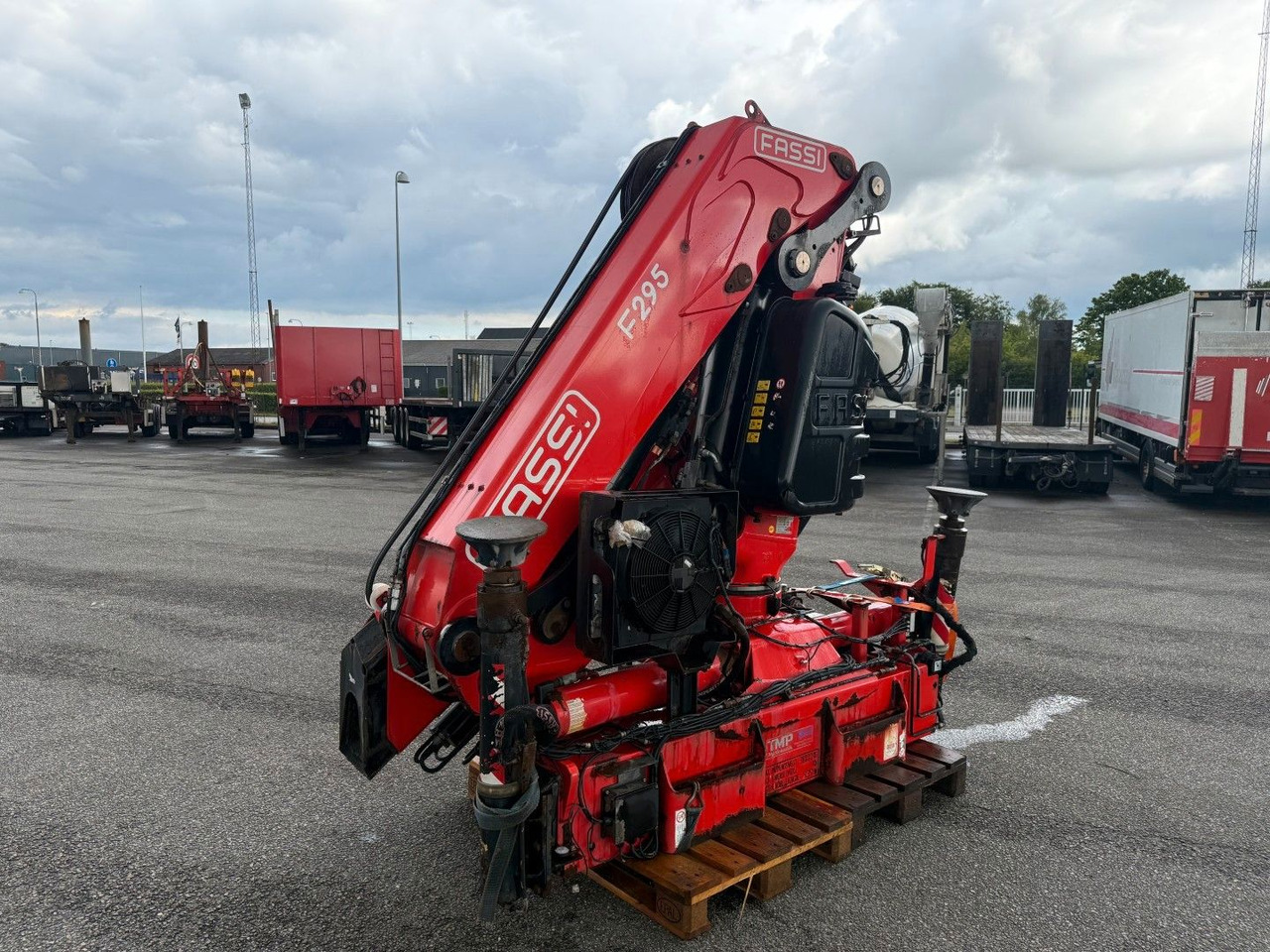 FASSI F295 A.2.26 E-Dynamic Radio Remote / Crane - Crane truck: picture 3 FASSI F295 A.2.26 E-Dynamic Radio Remote / Crane - Crane truck: picture 3