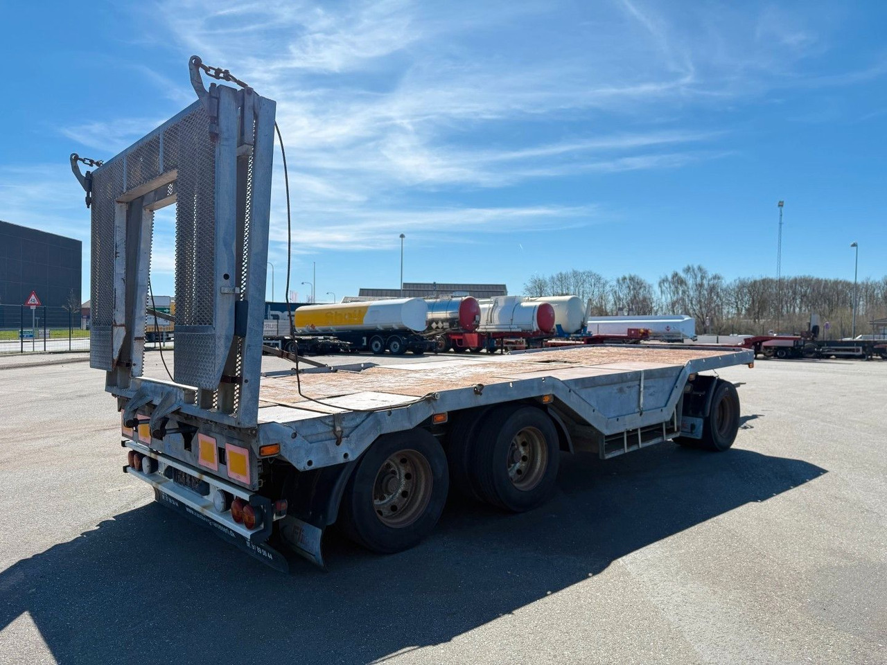 Fliegl FLT328 3 achser Maschinenanhänger mit Radkasten - Low loader trailer: picture 4 Fliegl FLT328 3 achser Maschinenanhänger mit Radkasten - Low loader trailer: picture 4