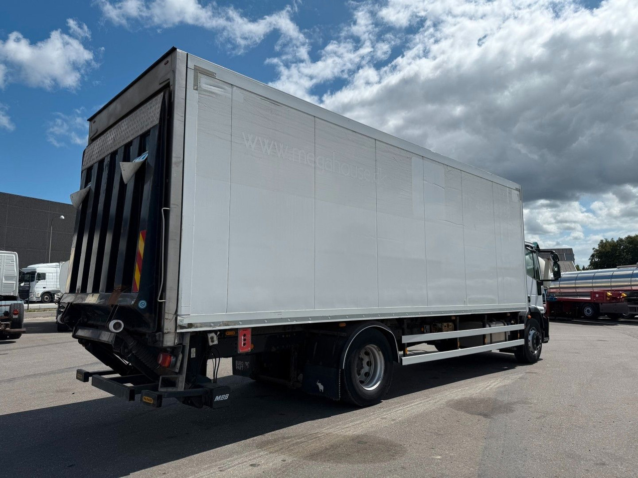 Iveco 180E32 Schmitz / Thermo King T-1200R Spectrum Iveco 180E32 Schmitz / Thermo King T-1200R Spectrum - Refrigerator truck: picture 3 Iveco 180E32 Schmitz / Thermo King T-1200R Spectrum Iveco 180E32 Schmitz / Thermo King T-1200R Spectrum - Refrigerator truck: picture 3
