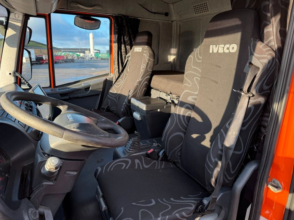 Iveco EuroCargo 180 E28 Euro 6 Freight - Curtainsider truck: picture 5 Iveco EuroCargo 180 E28 Euro 6 Freight - Curtainsider truck: picture 5