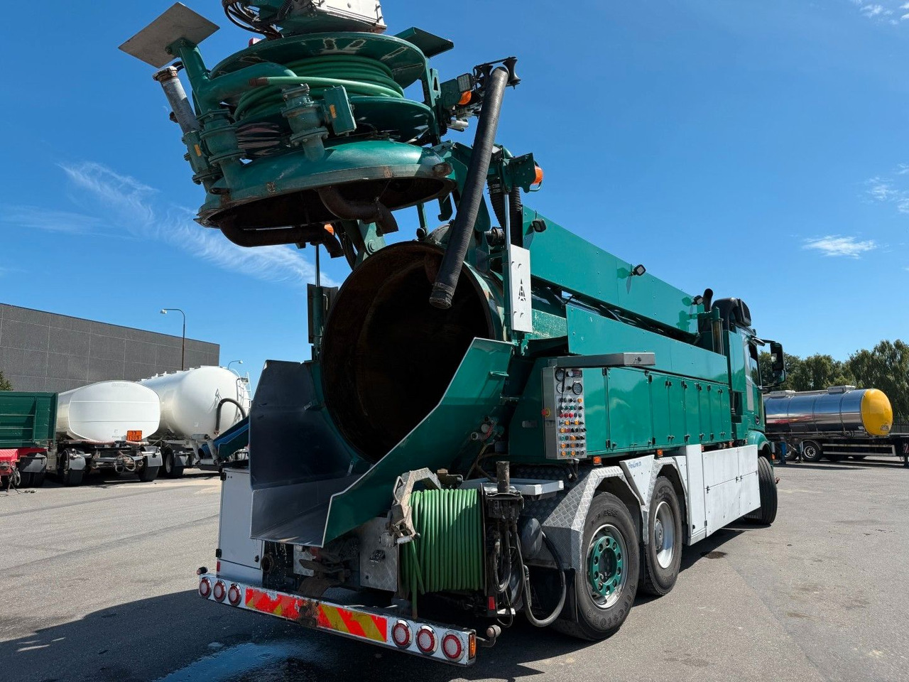 Mercedes-Benz Actros 2551 6x2*4 Hvidtved Larsen Flexline 311 - Vacuum truck: picture 5 Mercedes-Benz Actros 2551 6x2*4 Hvidtved Larsen Flexline 311 - Vacuum truck: picture 5