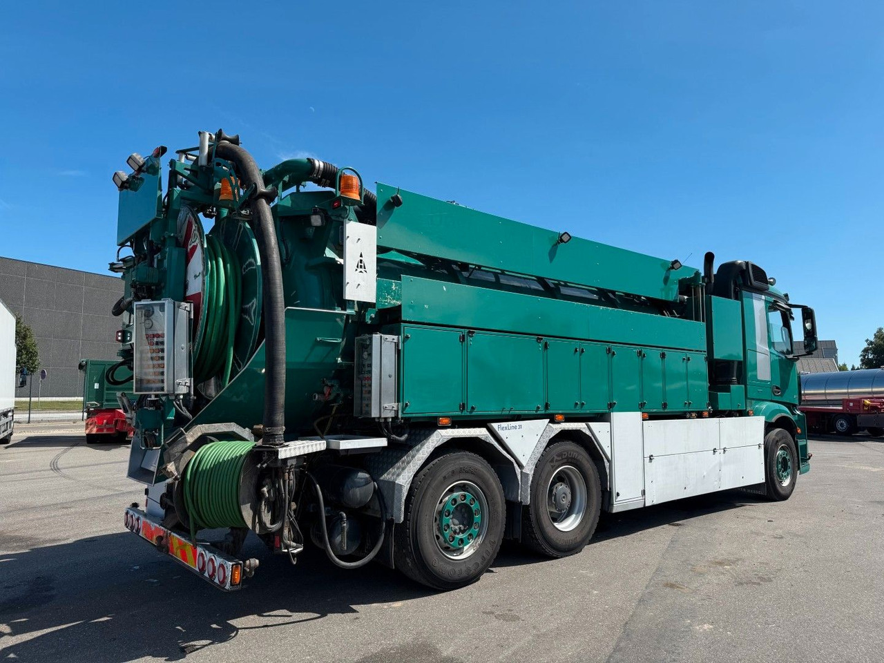 Mercedes-Benz Actros 2551 6x2*4 Hvidtved Larsen Flexline 311 - Vacuum truck: picture 3 Mercedes-Benz Actros 2551 6x2*4 Hvidtved Larsen Flexline 311 - Vacuum truck: picture 3